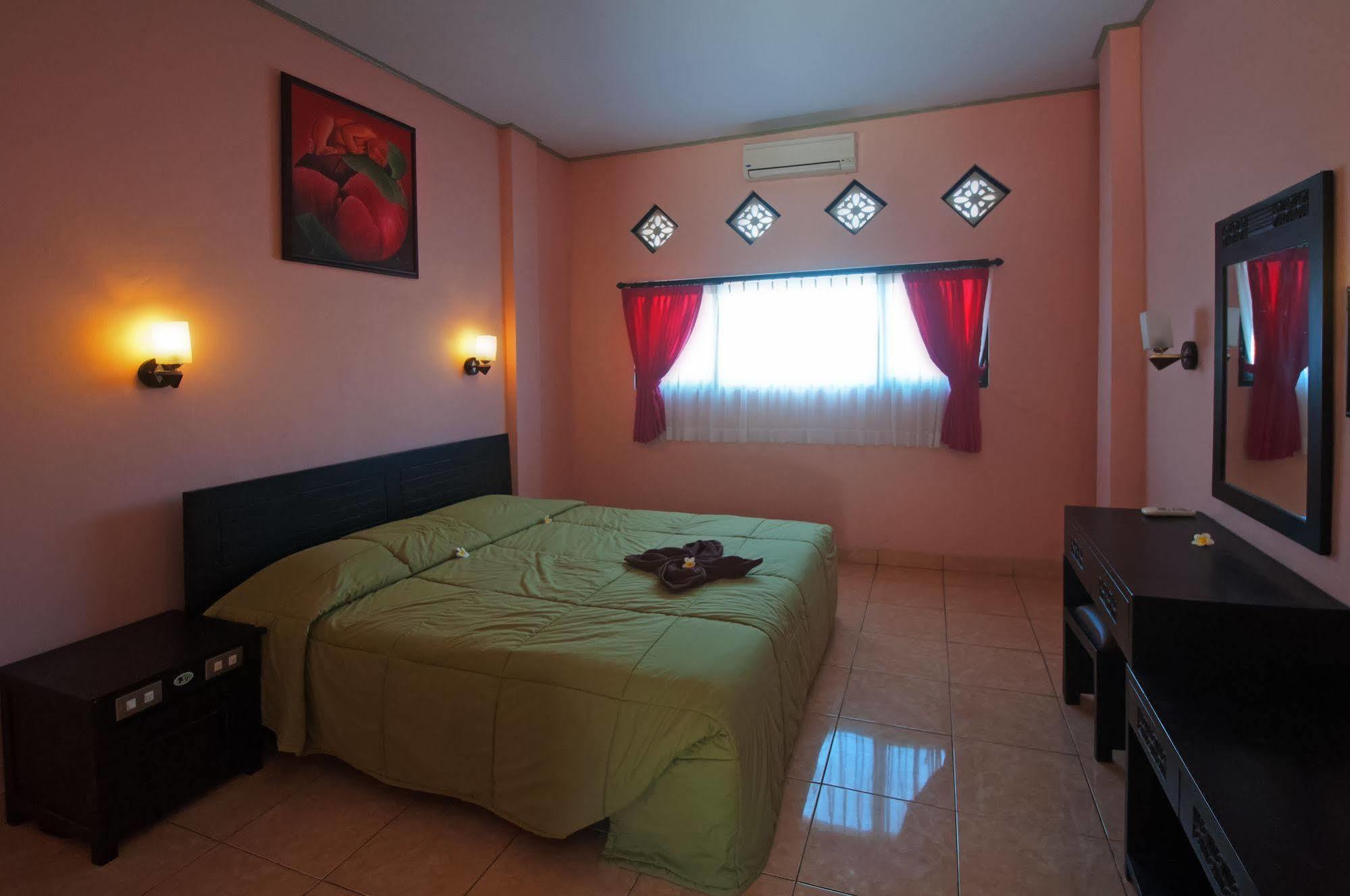 Pesona Beach Inn Kuta  Exterior photo